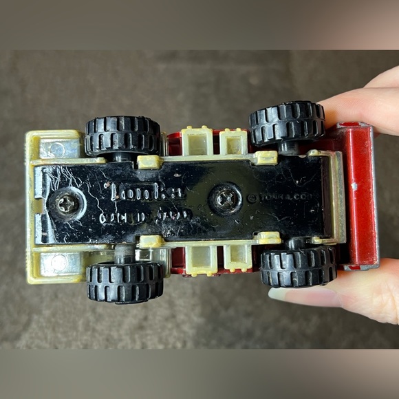 1992 Vintage Tonka Fire Truck Engine with Ladder Metal & Plastic Vehicle Toy - Picture 12 of 12